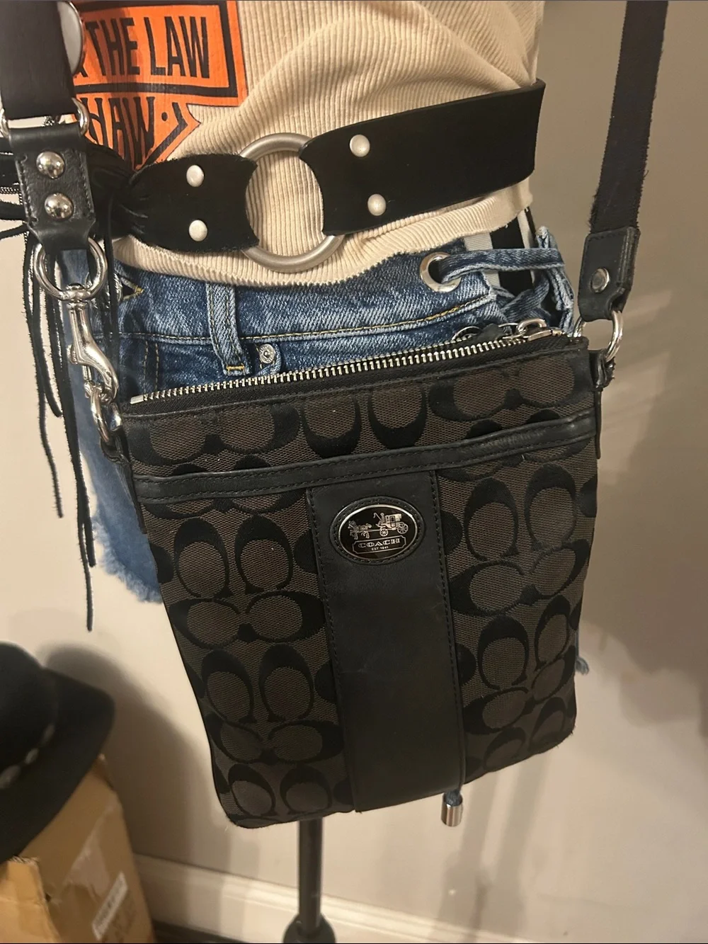 Vintage Coach Black Signature Crossbody Messenger bag